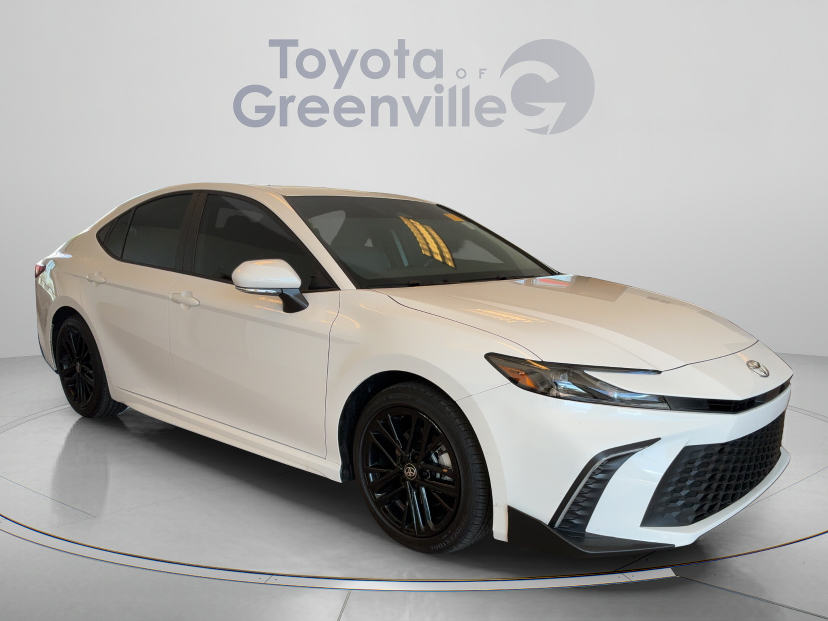 Used 2026 Toyota Camry LE FWD image 8