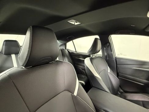 Used 2025 Toyota Camry SE FWD image 27