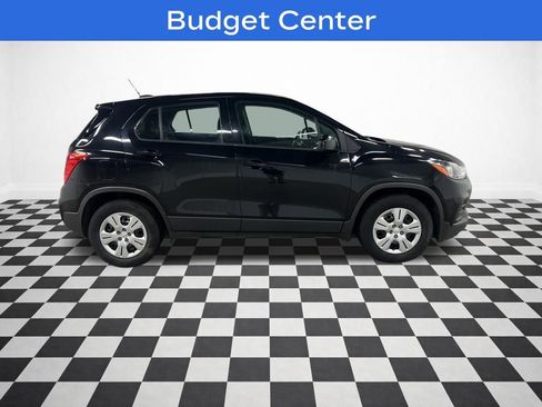 Used 2017 Chevrolet Trax LS image 2