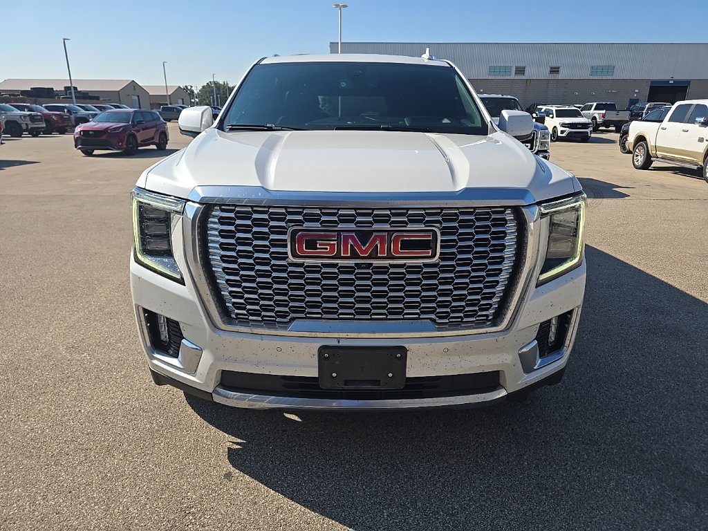 Used 2022 GMC Yukon XL Denali AWD/4WD image 2