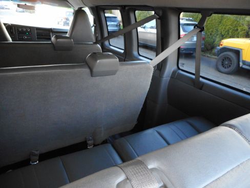 Used 2017 Chevrolet Express 2500 LS image 19