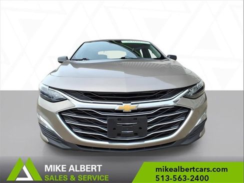 Used 2023 Chevrolet Malibu LS image 2