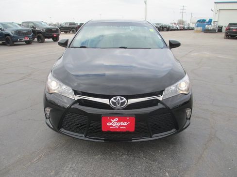 Used 2017 Toyota Camry XSE image 9