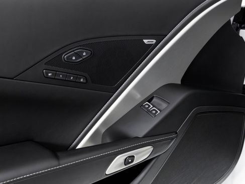 Used 2015 Chevrolet Corvette Z06 w/ 3LZ Preferred Equipment Group image 33