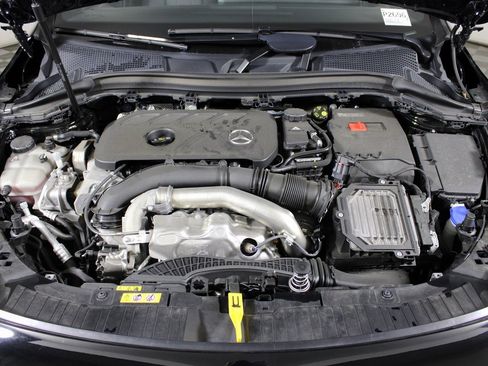 Certified 2025 Mercedes-Benz GLA 250 image 34