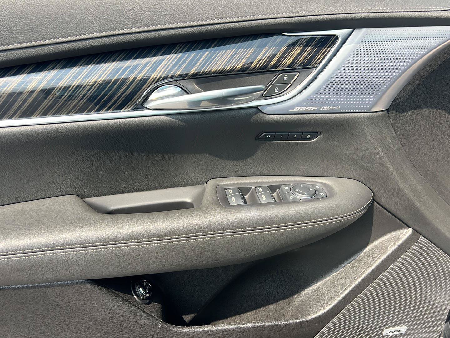 Used 2024 Cadillac XT6 Premium Luxury AWD/4WD image 13