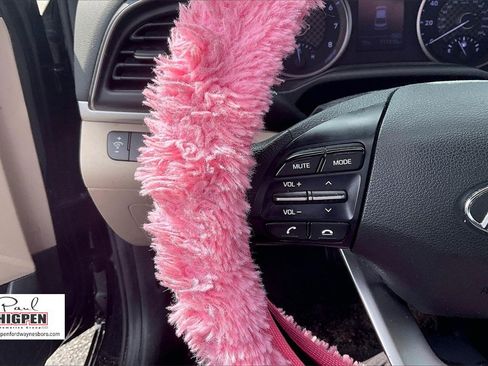 Used 2020 Hyundai Elantra SE w/ Cargo Package (C1) image 17