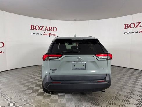 Used 2021 Toyota RAV4 XLE w/ Convenience Package FWD image 7