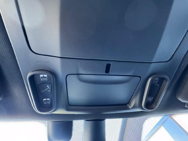 Used 2020 Chrysler Pacifica Limited FWD image 40