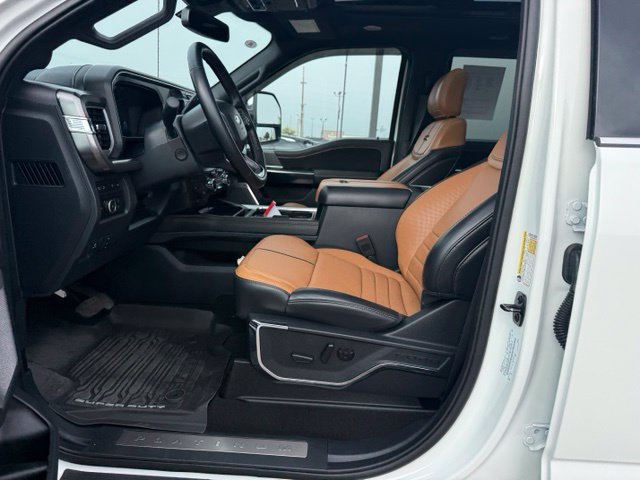 Used 2024 Ford F350 Platinum AWD/4WD image 2