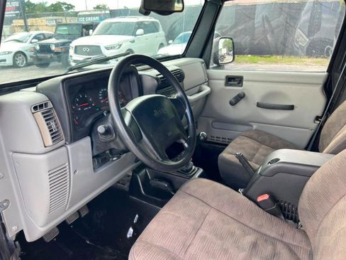 Used 2005 Jeep Wrangler Rubicon AWD/4WD image 9