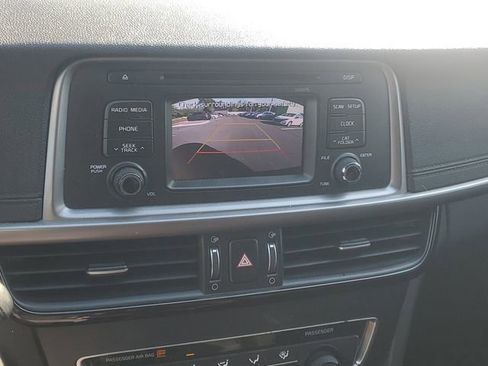 Used 2017 Kia Optima LX image 25