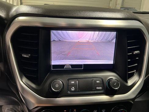 Used 2020 GMC Acadia SLE w/ Driver Convenience Package FWD image 34