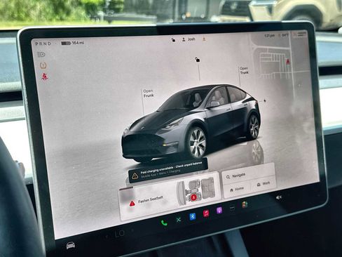 Used 2023 Tesla Model Y Long Range AWD/4WD image 24