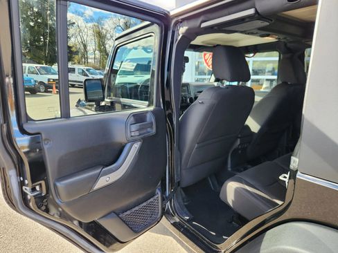 Used 2016 Jeep Wrangler Unlimited Sport w/ Quick Order Package 24S image 32