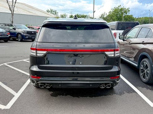 Certified 2025 Lincoln Aviator Reserve w/ Jet Appearance Package AWD/4WD image 5