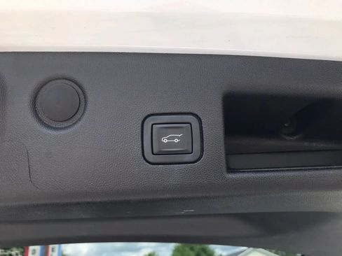 Used 2023 Chevrolet Equinox LT AWD/4WD image 33