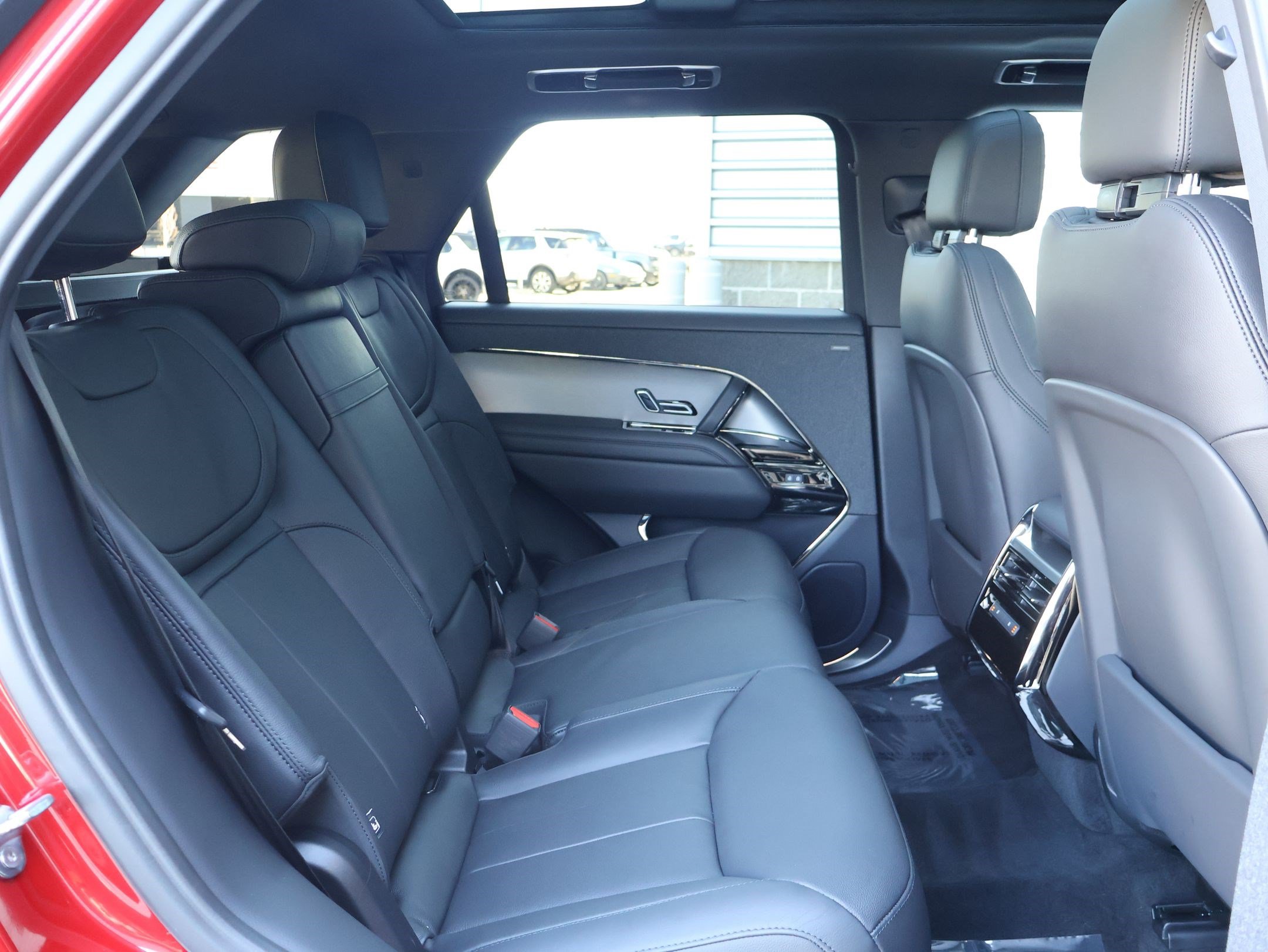 Certified 2025 Land Rover Range Rover Sport AWD/4WD image 30