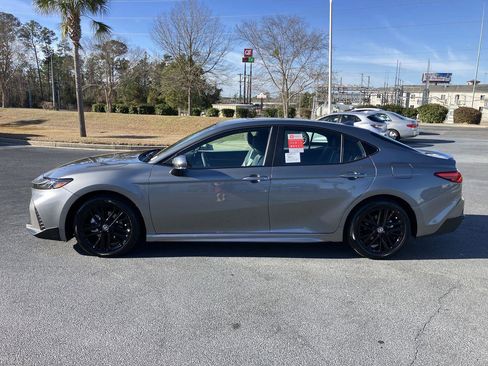 New 2026 Toyota Camry SE image 2