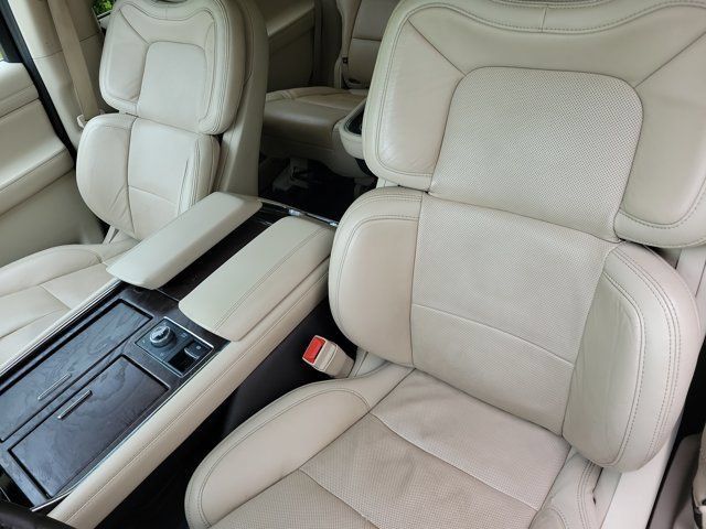 Used 2020 Lincoln Navigator Reserve RWD image 11