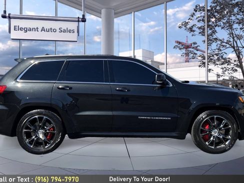 Used 2015 Jeep Grand Cherokee SRT w/ Luxury Group II AWD/4WD image 4