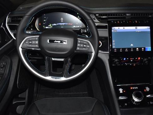 New 2025 Jeep Grand Cherokee Trailhawk w/ Advanced Protech Group II image 13