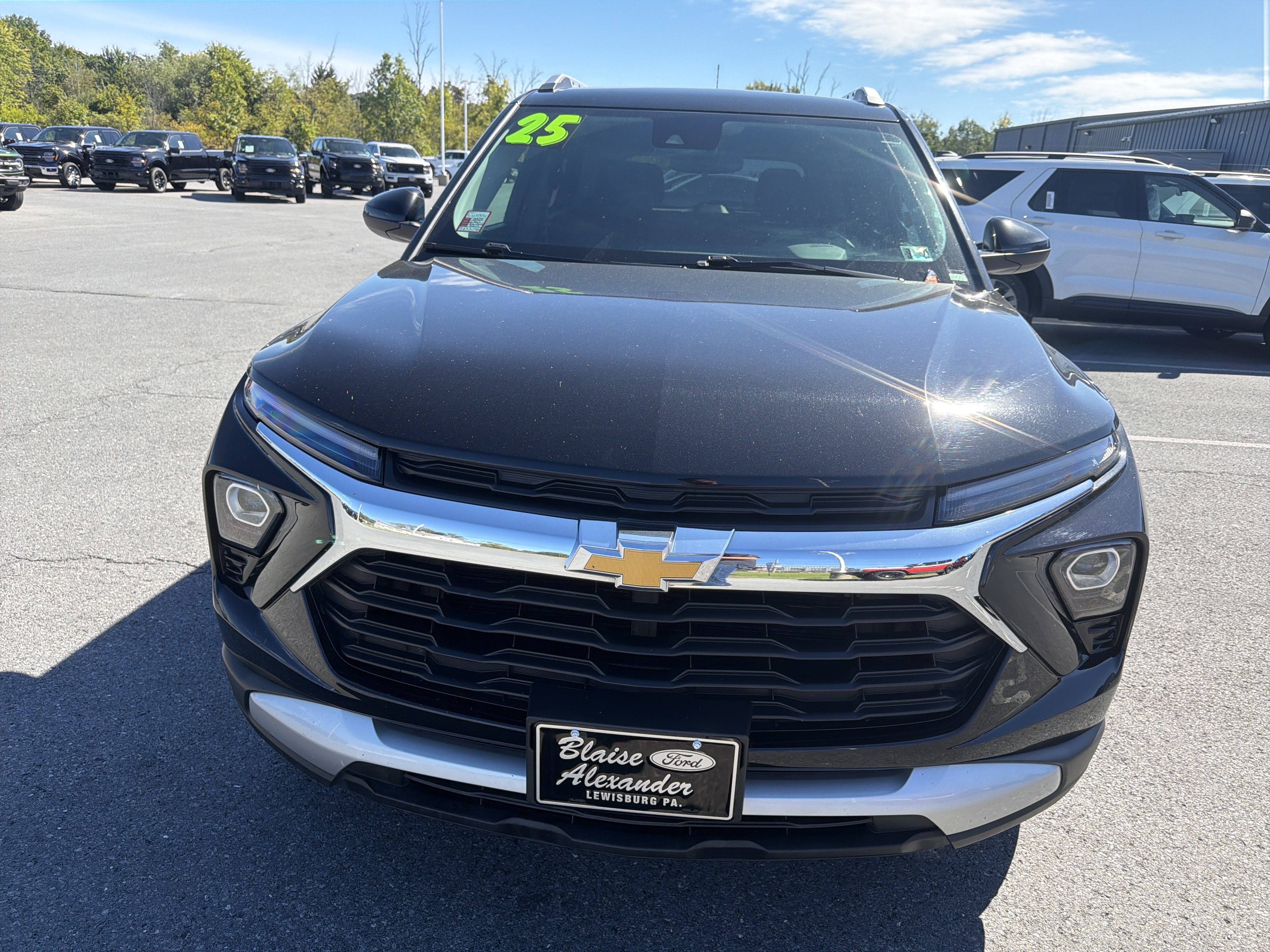 Used 2025 Chevrolet TrailBlazer LT AWD/4WD image 9