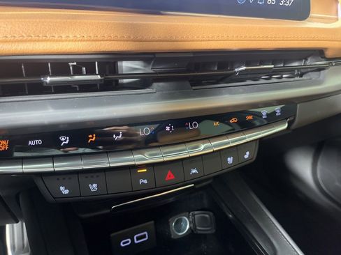 Used 2024 Cadillac XT4 Sport FWD image 31