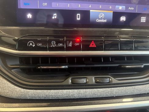 Used 2023 Jeep Compass Latitude w/ Convenience Group image 19