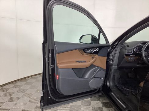 Used 2017 Audi Q7 3.0T Premium Plus w/ Premium Plus Package image 17