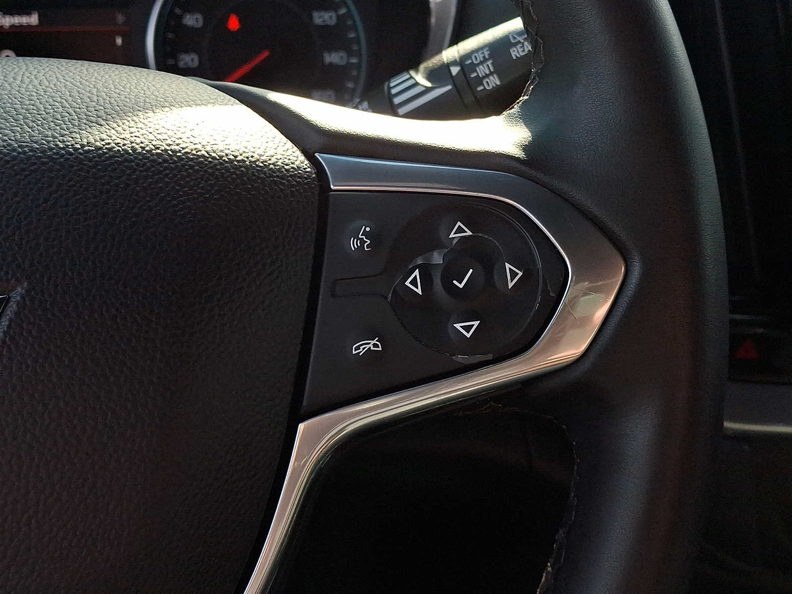 Used 2023 Chevrolet Traverse LT w/ Midnight/Sport Edition AWD/4WD image 23