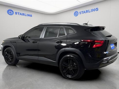 Used 2024 Chevrolet Trax ACTIV w/ Sunroof Package image 4