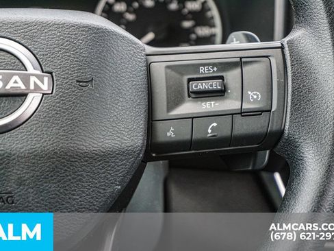 Used 2025 Nissan Rogue S FWD image 30