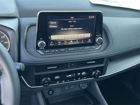 New 2026 Nissan Rogue SV image 10