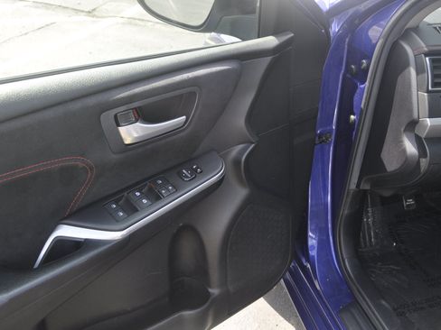 Used 2015 Toyota Camry XSE w/ Moonroof Package FWD image 16