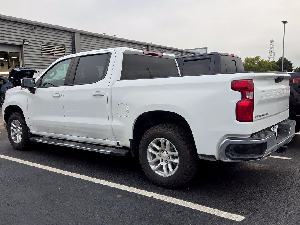 Used 2025 Chevrolet Silverado 1500 LT AWD/4WD image 4