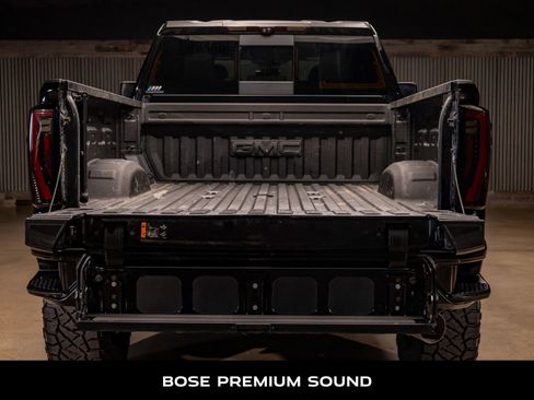 Used 2025 GMC Sierra 2500 AT4 w/ AT4 Premium Plus Package image 9