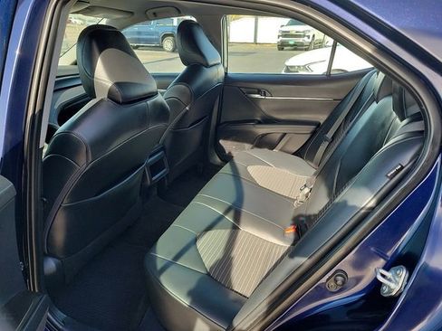 Used 2021 Toyota Camry SE w/ Carpet Mat Package (TMS) image 11