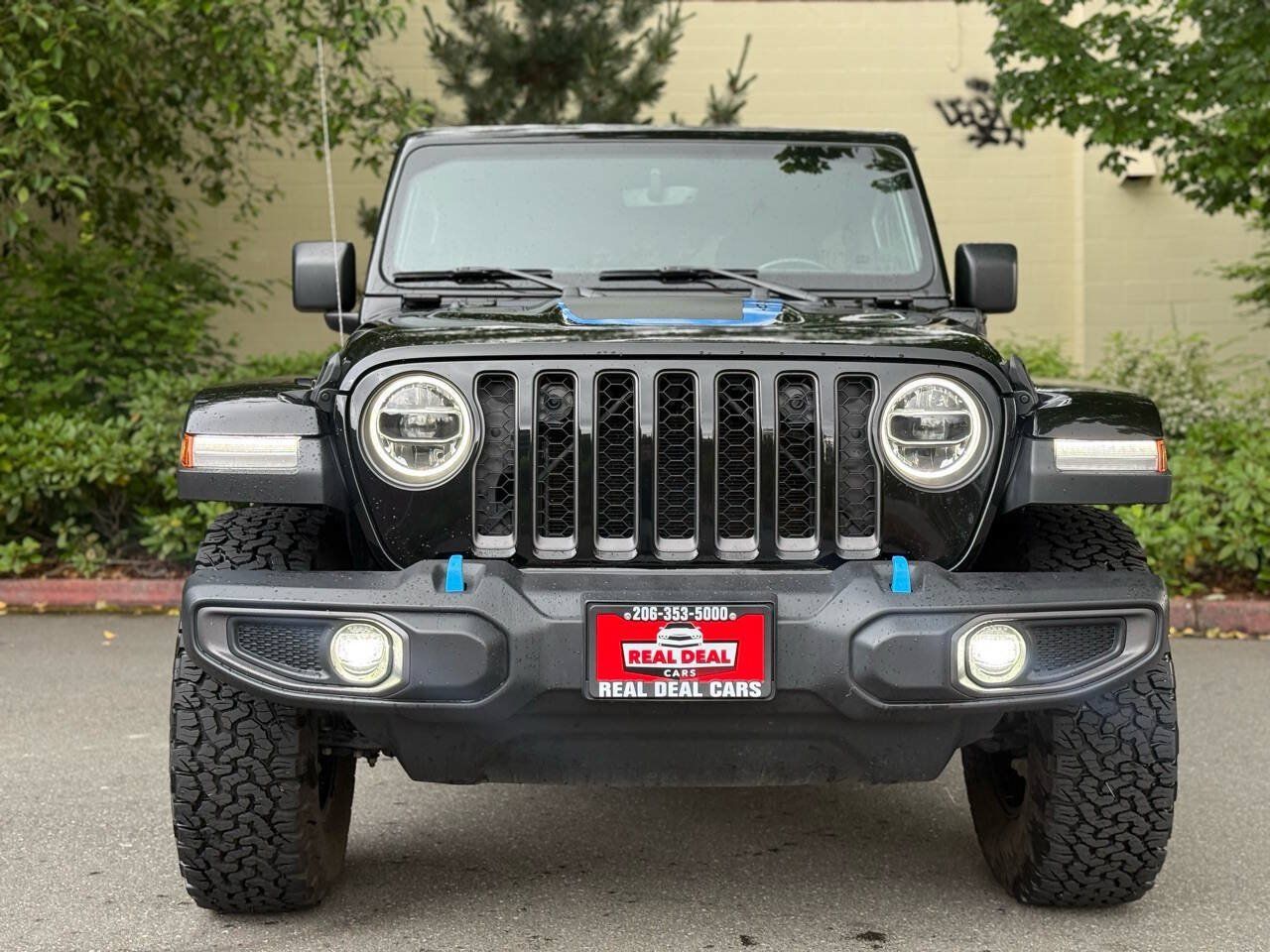 Used 2022 Jeep Wrangler Unlimited Rubicon 4xe w/ Cold Weather Group AWD/4WD image 3