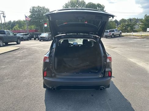 Used 2022 Ford Escape SE w/ SE Sport Appearance Package AWD/4WD image 23