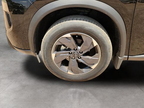 Used 2026 Nissan Rogue SV FWD image 24
