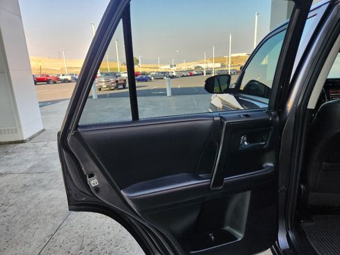 Used 2023 Toyota 4Runner TRD Off-Road Premium w/ Moonroof Package AWD/4WD image 20