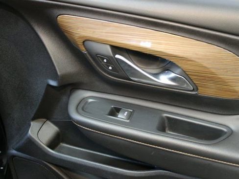 Used 2019 GMC Terrain SLE w/ Driver Convenience Package image 9