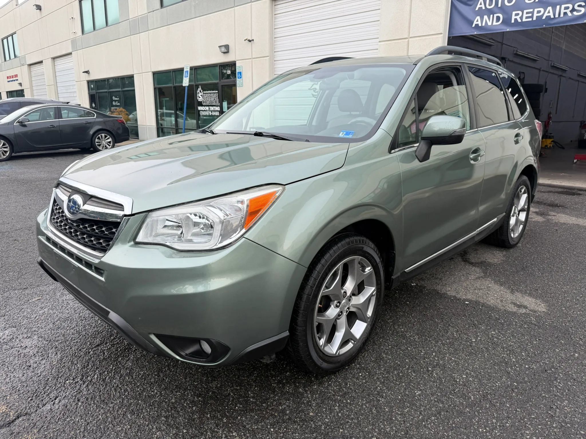 Used 2015 Subaru Forester 2.5i Touring w/ Eyesight & Navigation System AWD/4WD image 5