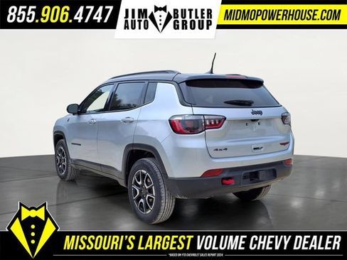 Used 2025 Jeep Compass Trailhawk w/ Trailer Tow Group AWD/4WD image 6