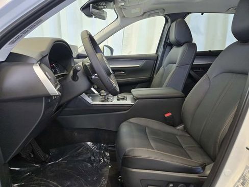 Certified 2025 MAZDA CX-90 3.3 Turbo w/ Preferred Package image 9