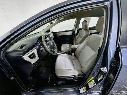 Used 2016 Toyota Corolla LE FWD image 13
