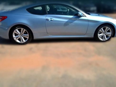 Used 2011 Hyundai Genesis 2.0T image 11