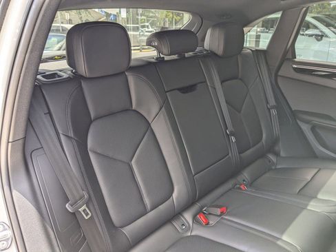 Certified 2025 Porsche Macan image 25