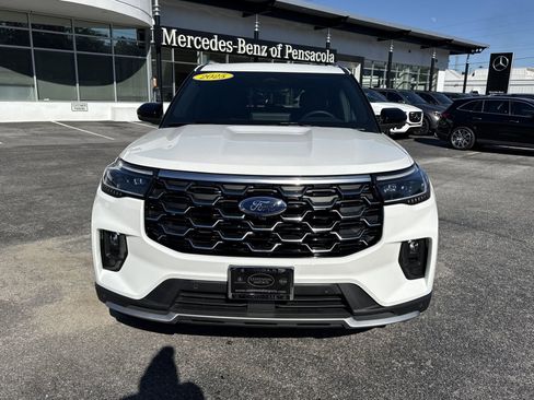 Used 2025 Ford Explorer Platinum w/ Ultimate Package image 8